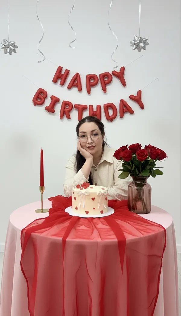 AI Red Aesthetic Photo Generator gallery photo 21