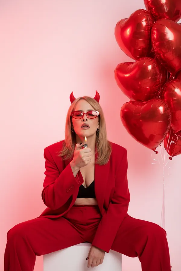 AI Kirmizi Tema Fotograf Olusturucu galeri fotoğrafı 9 - aesthetic